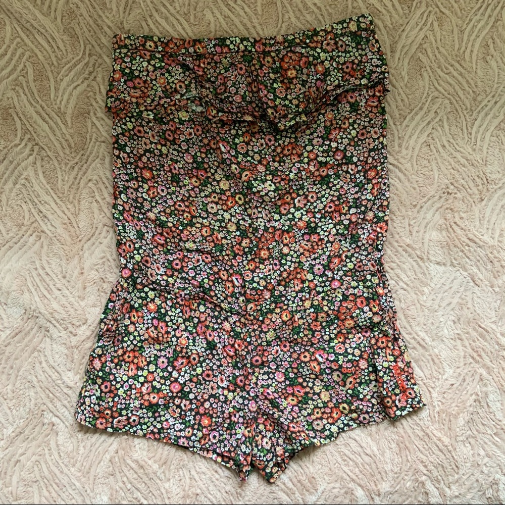 Billabong strapless romper 🌸☀️